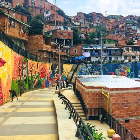 Apartamento Graffitour Comuna 13 Меделин Екстериор снимка